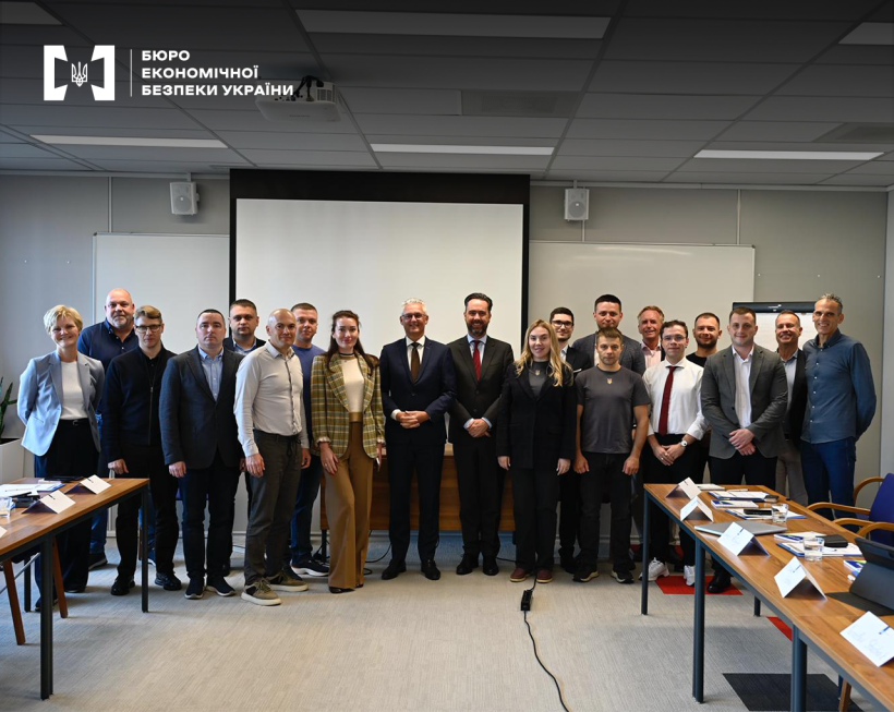 Group photo of the delegation of the ESBU and event organisers in the conference hall.