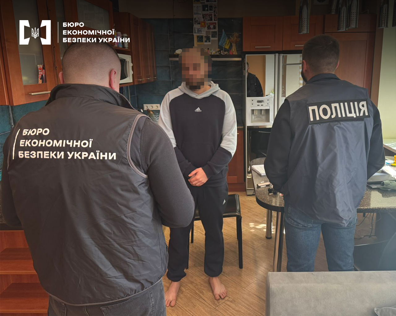 Працівники БЕБ та поліції повідомляють про підозру одному з фігурантів справи